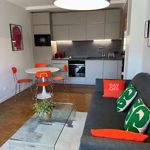 Appartement Bel Et Place De Parking Au Coeur D'annecy, Annecy